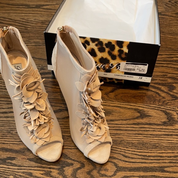 Diane b. Milano mesh flower bootie size 38 - Picture 3 of 6